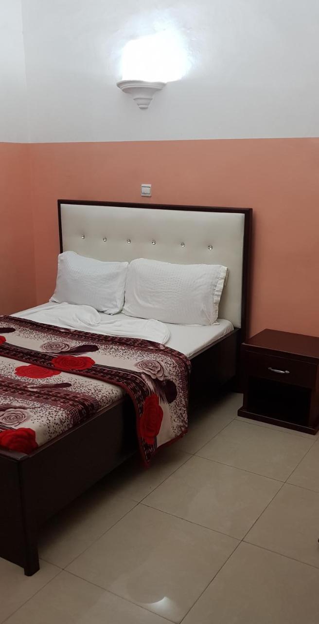 Appartements Chez Leo Brazzaville Eksteriør bilde